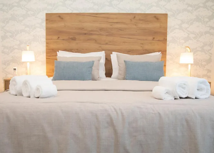 Lar Da Onda - By Sch Назаре